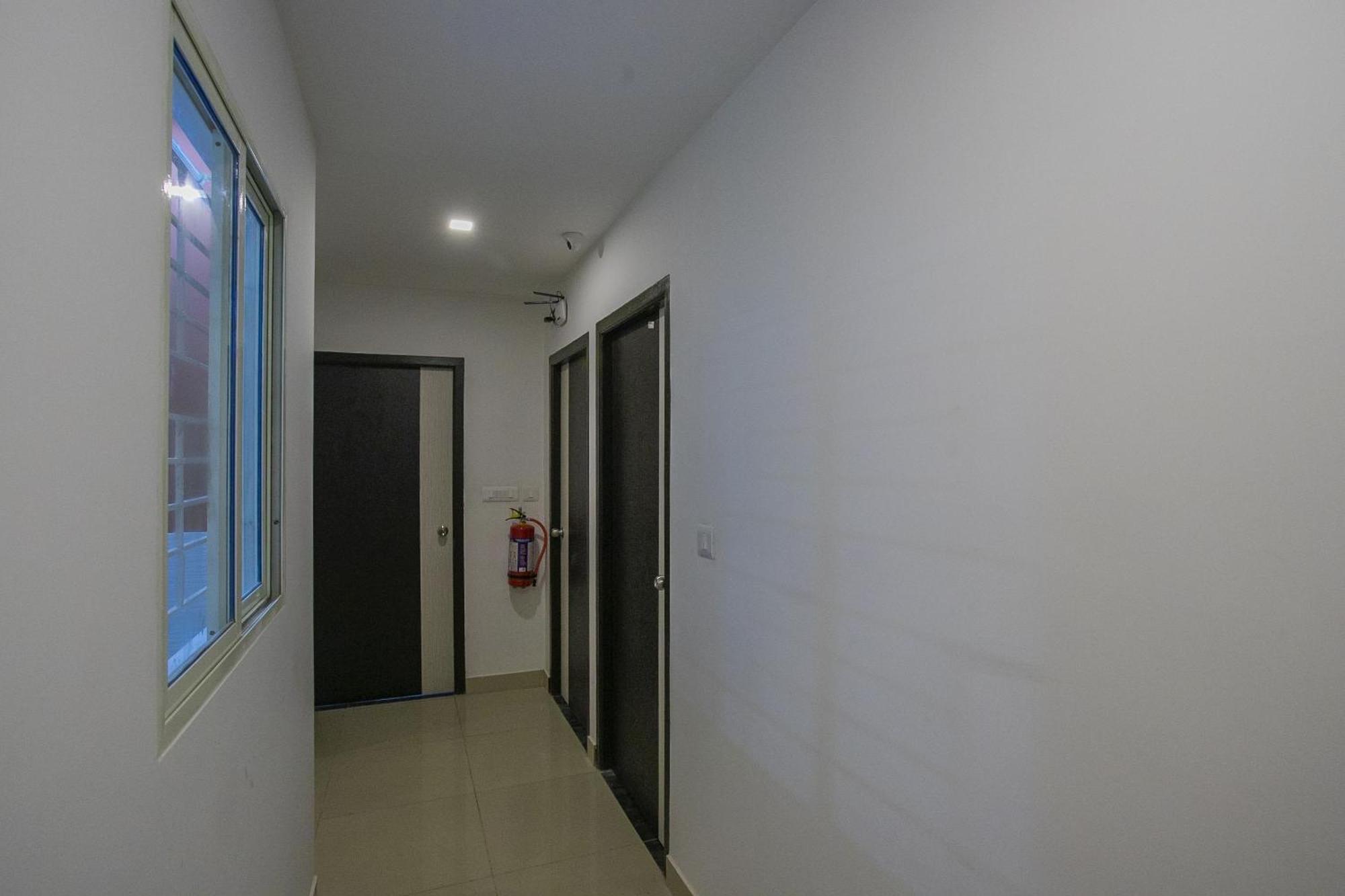 Hotel O Varcity Phi Premium Pavilion ,Above Hdfc Bank ,Near Anjaneya Temple Madiwala, Hosur Main R Bangalore Dış mekan fotoğraf