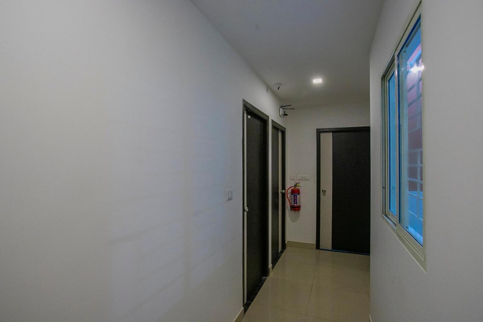 Hotel O Varcity Phi Premium Pavilion ,Above Hdfc Bank ,Near Anjaneya Temple Madiwala, Hosur Main R Bangalore Dış mekan fotoğraf