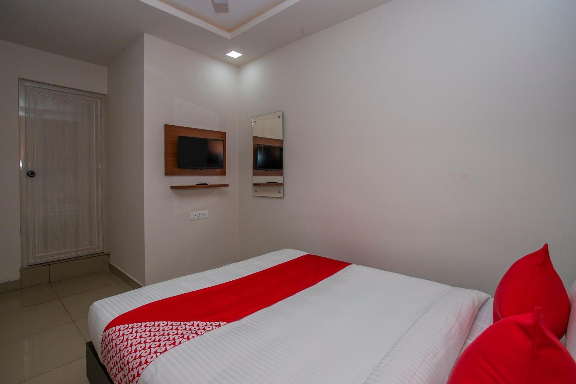 Hotel O Varcity Phi Premium Pavilion ,Above Hdfc Bank ,Near Anjaneya Temple Madiwala, Hosur Main R Bangalore Dış mekan fotoğraf