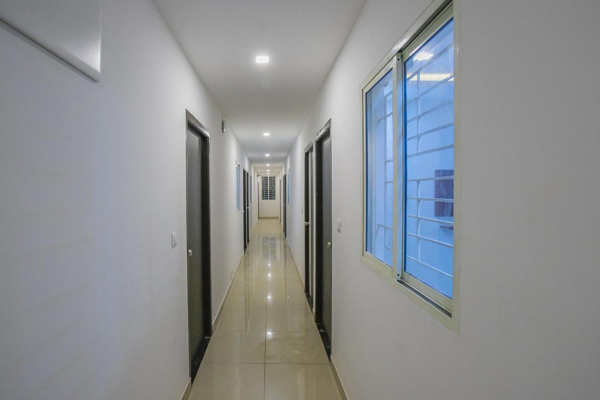 Hotel O Varcity Phi Premium Pavilion ,Above Hdfc Bank ,Near Anjaneya Temple Madiwala, Hosur Main R Bangalore Dış mekan fotoğraf