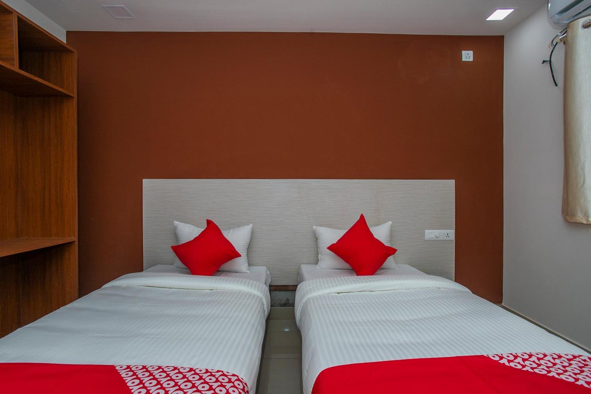 Hotel O Varcity Phi Premium Pavilion ,Above Hdfc Bank ,Near Anjaneya Temple Madiwala, Hosur Main R Bangalore Dış mekan fotoğraf