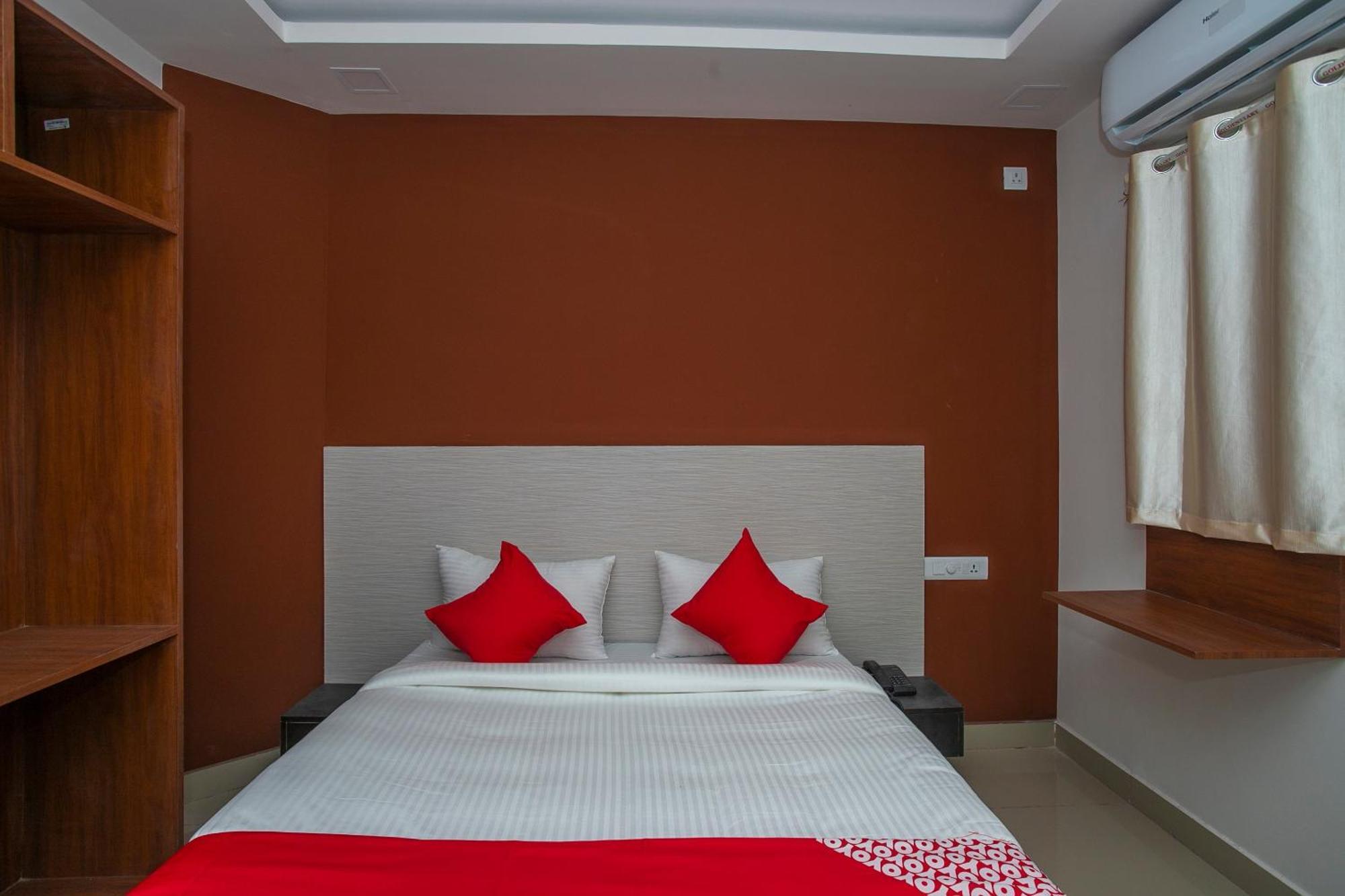 Hotel O Varcity Phi Premium Pavilion ,Above Hdfc Bank ,Near Anjaneya Temple Madiwala, Hosur Main R Bangalore Dış mekan fotoğraf